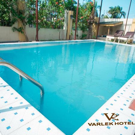 Varlek Hotel Darüsselam Dış mekan fotoğraf
