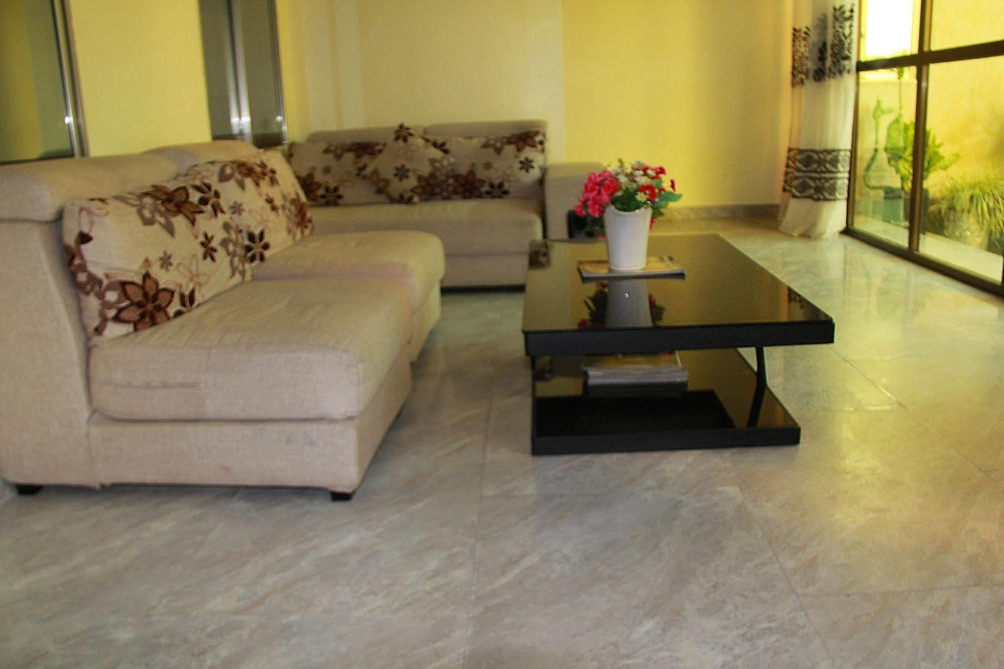 Varlek Hotel Darüsselam Dış mekan fotoğraf