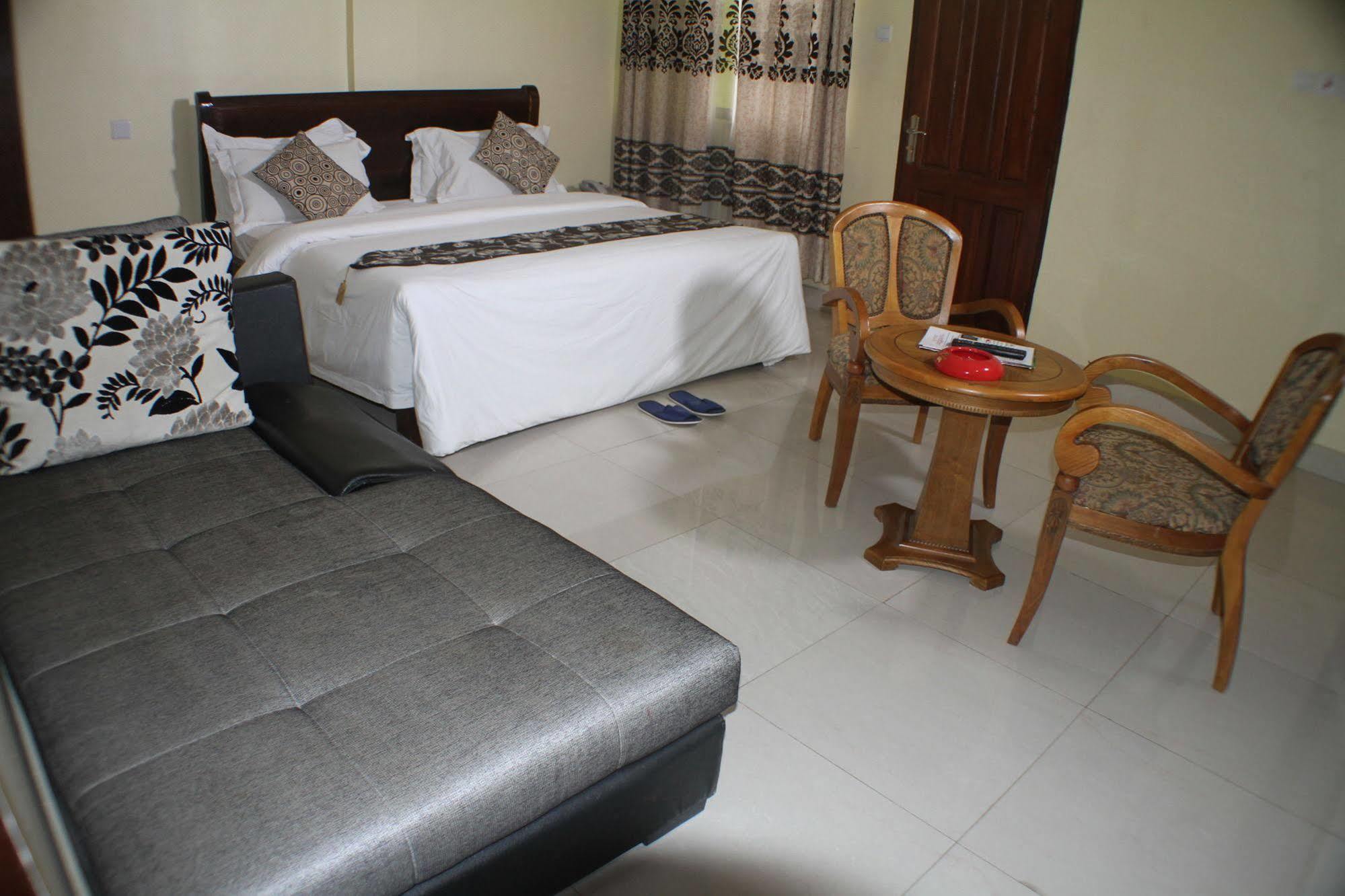 Varlek Hotel Darüsselam Dış mekan fotoğraf