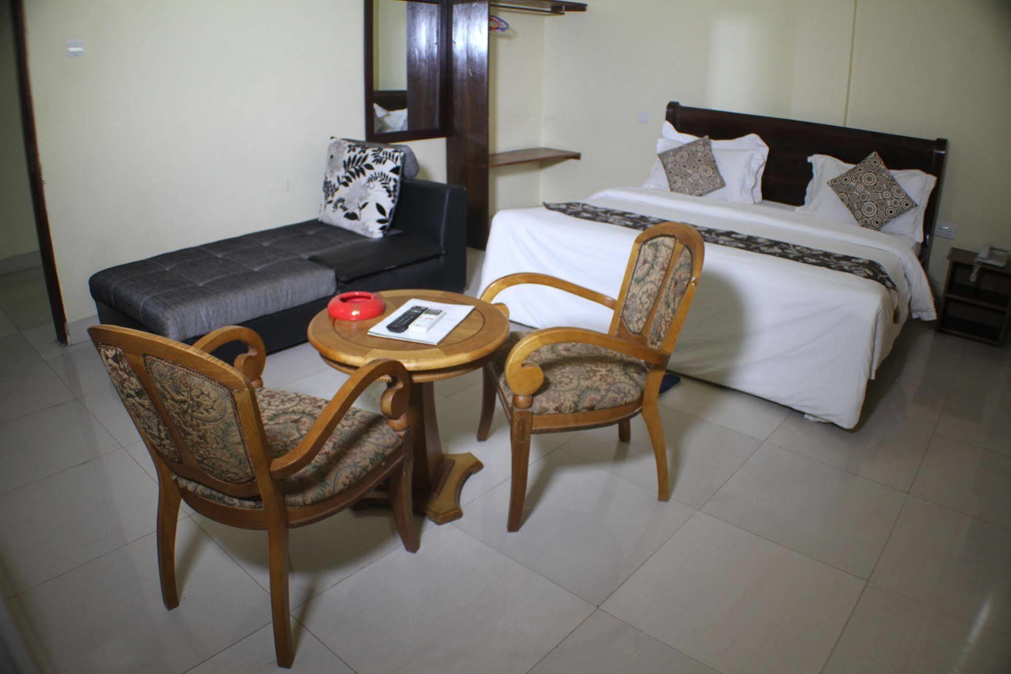 Varlek Hotel Darüsselam Dış mekan fotoğraf