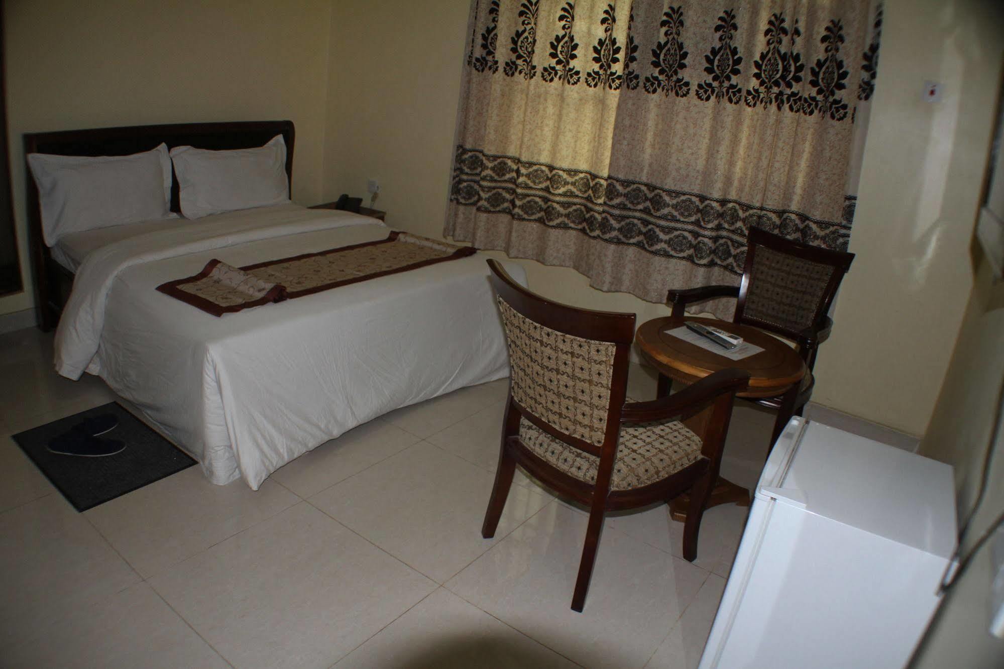 Varlek Hotel Darüsselam Dış mekan fotoğraf