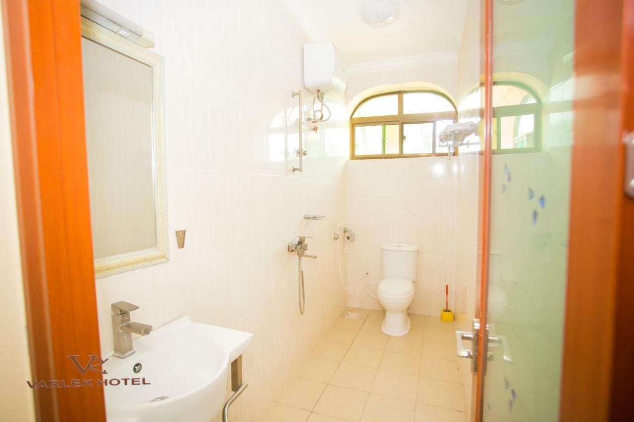 Varlek Hotel Darüsselam Dış mekan fotoğraf