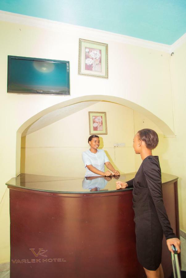 Varlek Hotel Darüsselam Dış mekan fotoğraf