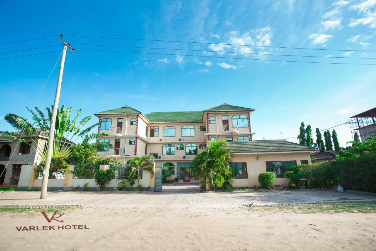 Varlek Hotel Darüsselam Dış mekan fotoğraf