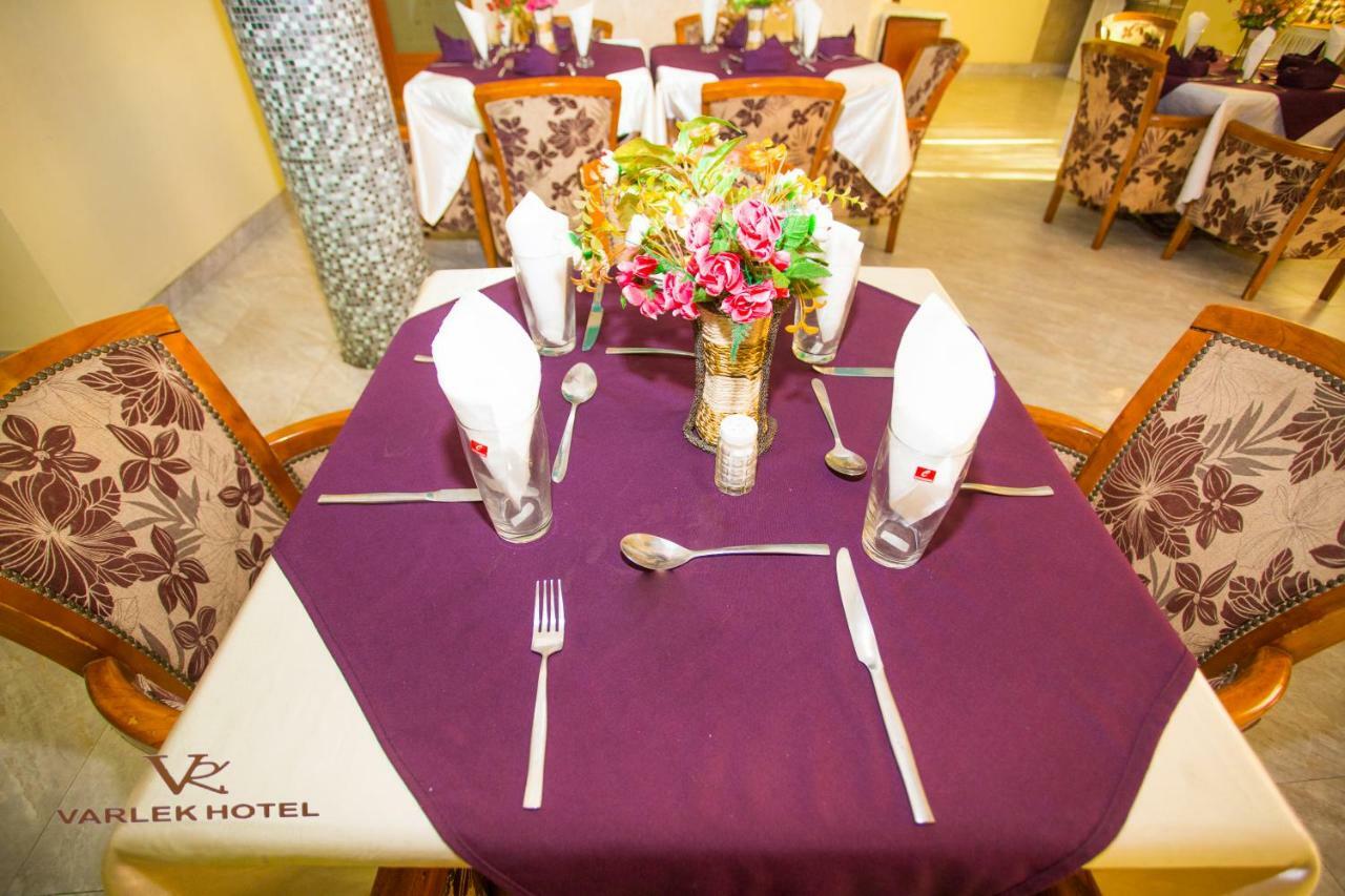 Varlek Hotel Darüsselam Dış mekan fotoğraf