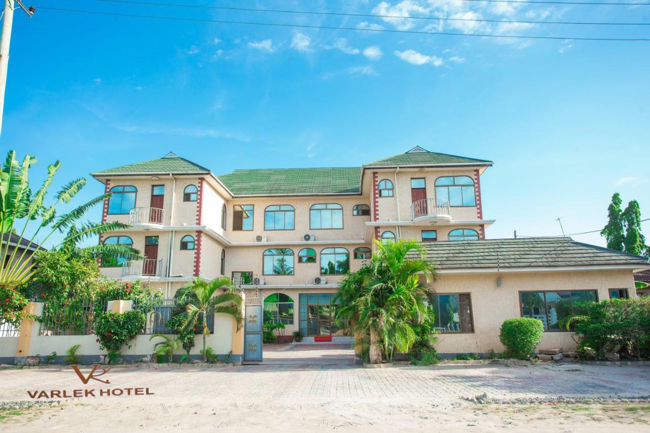 Varlek Hotel Darüsselam Dış mekan fotoğraf
